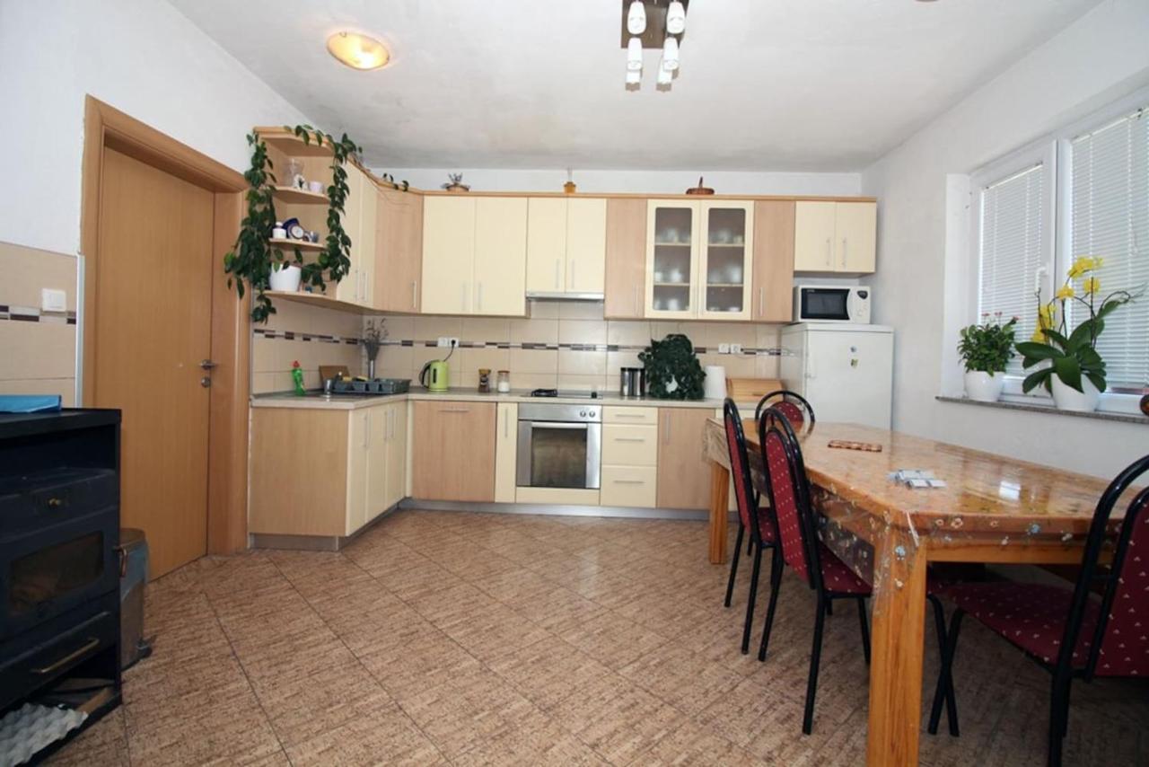 4 Bedroom Apartment In Tisno Eksteriør billede