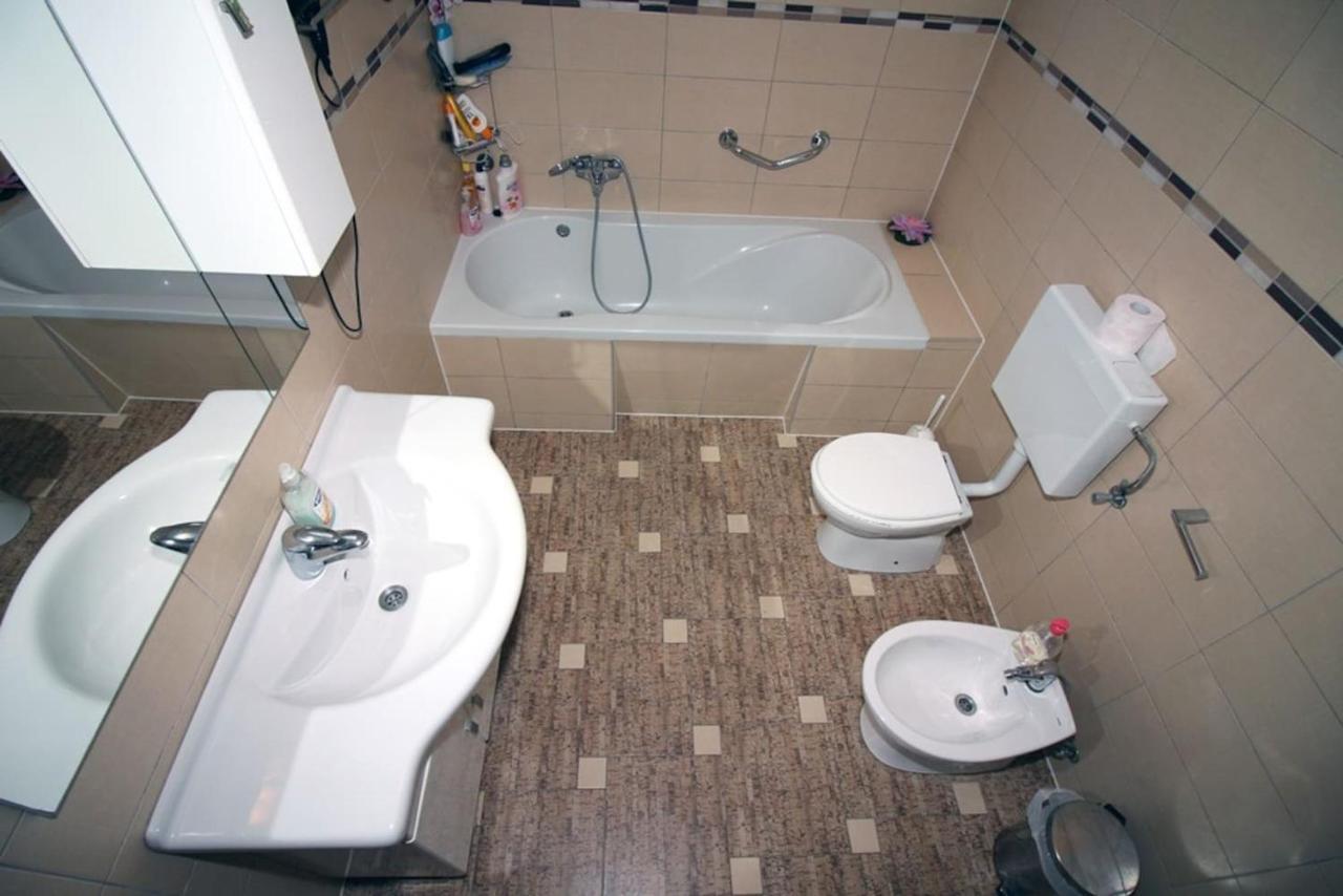 4 Bedroom Apartment In Tisno Eksteriør billede