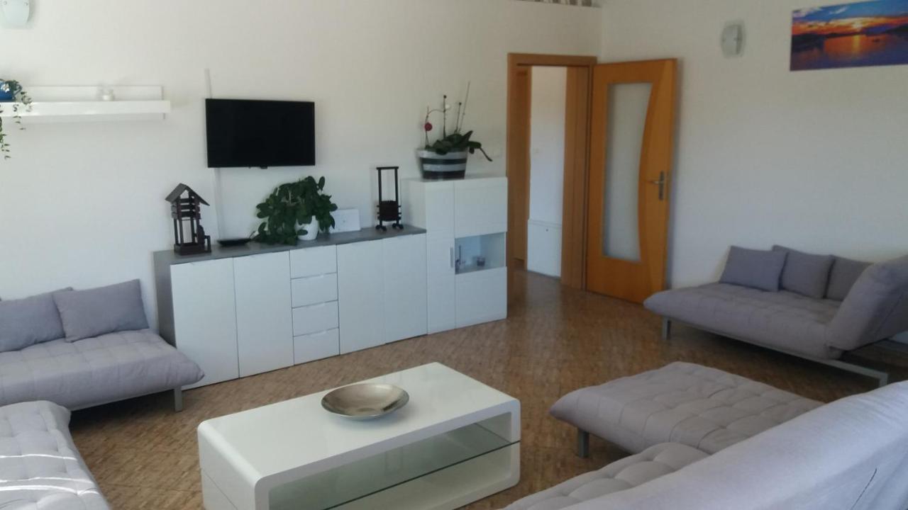 4 Bedroom Apartment In Tisno Eksteriør billede