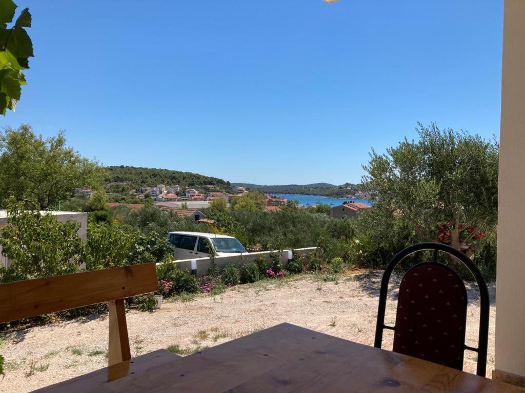 4 Bedroom Apartment In Tisno Eksteriør billede