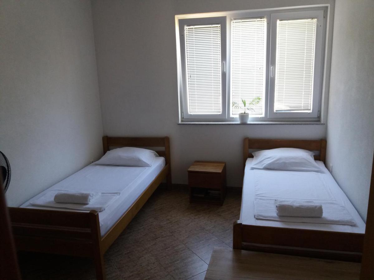 4 Bedroom Apartment In Tisno Eksteriør billede