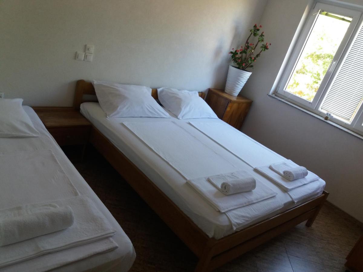 4 Bedroom Apartment In Tisno Eksteriør billede